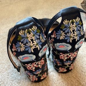 Steve Madden floral heels!